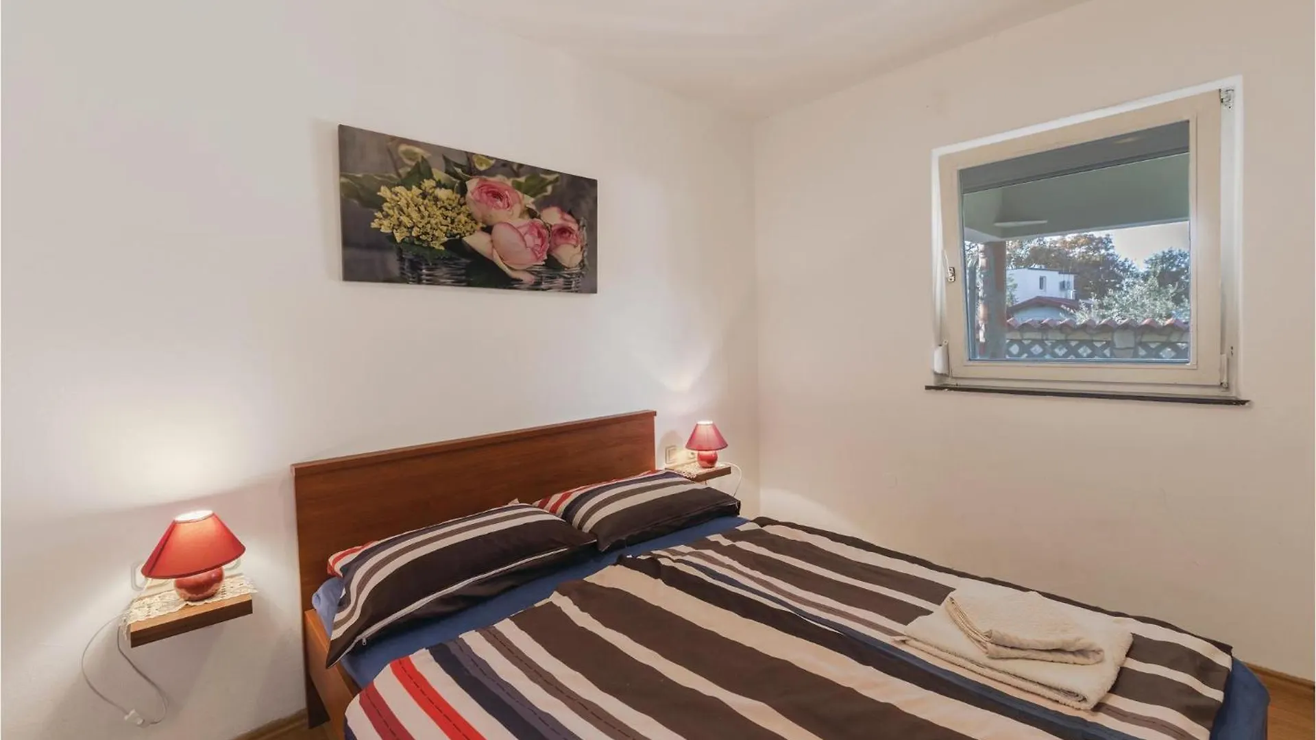 Сasa de vacaciones 4 Bedroom Cozy Home In Peroj