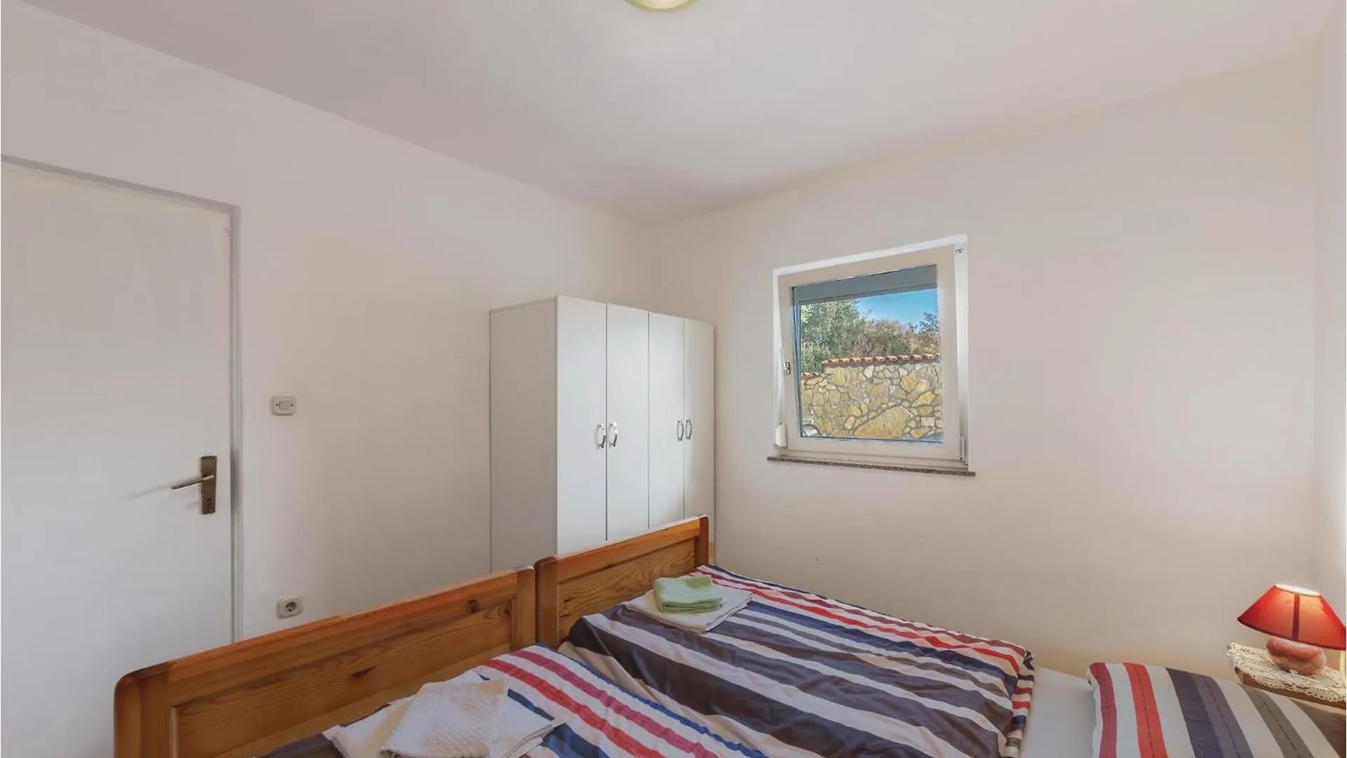 4 Bedroom Cozy Home In Peroj Сasa de vacaciones