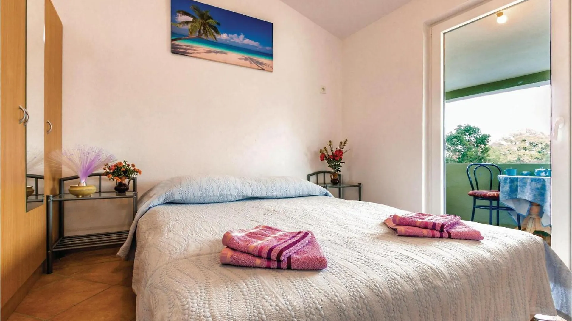4 Bedroom Cozy Home In Peroj