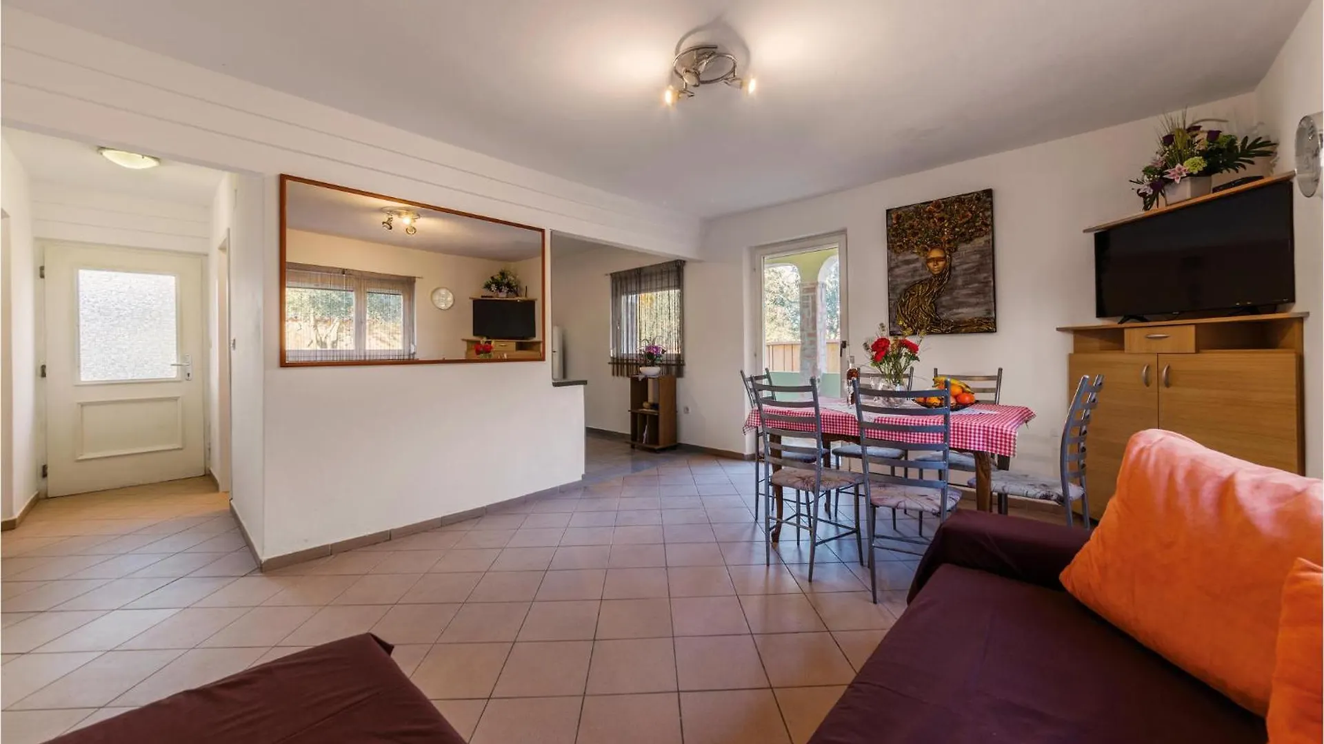 4 Bedroom Cozy Home In Peroj