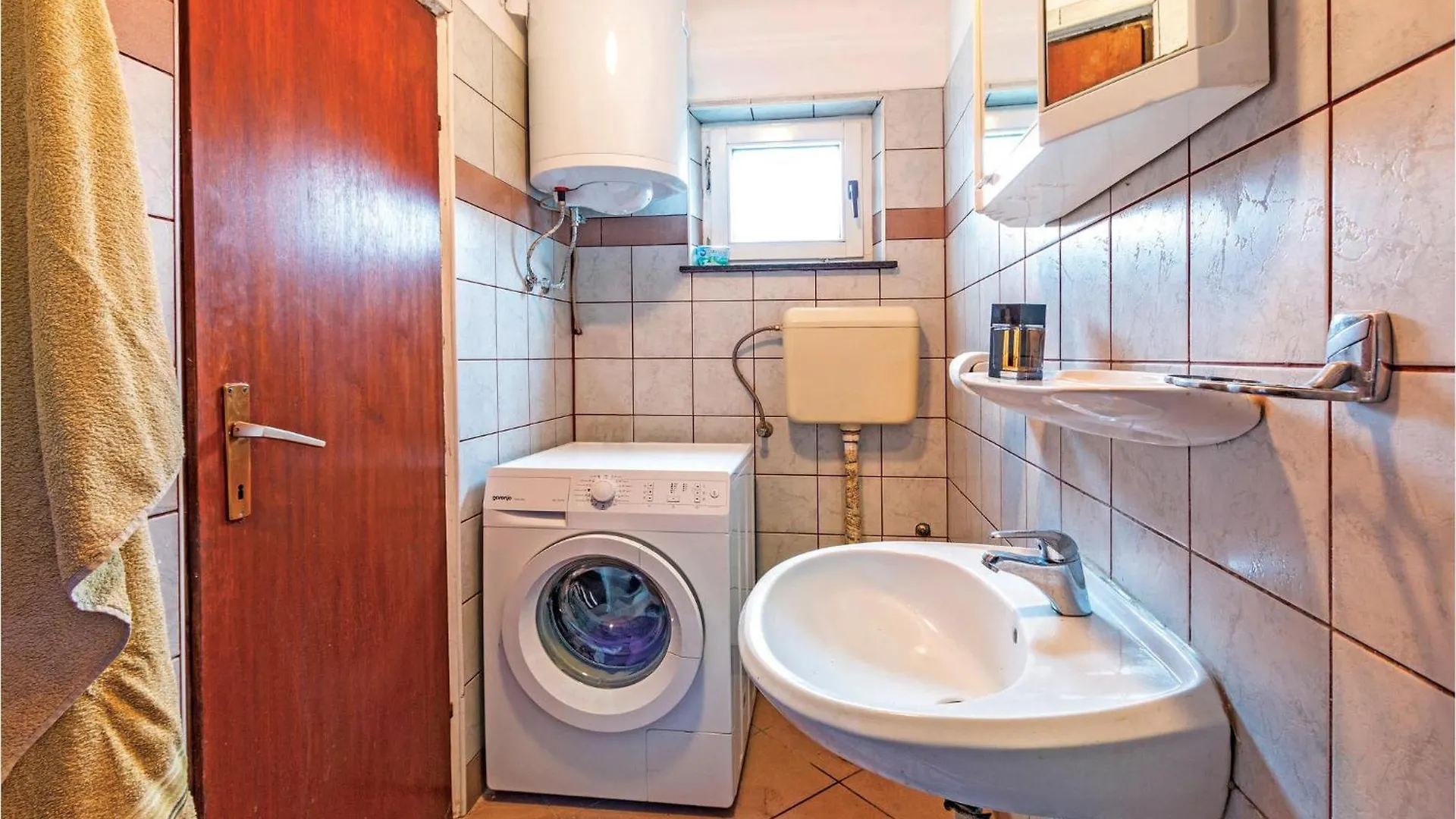 4 Bedroom Cozy Home In Peroj Сasa de vacaciones